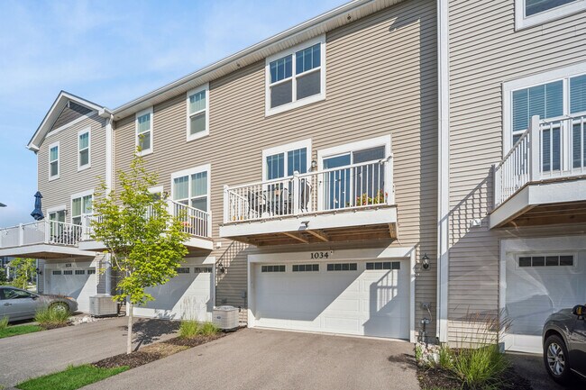 Building Photo - 1034 Atterberg Rd