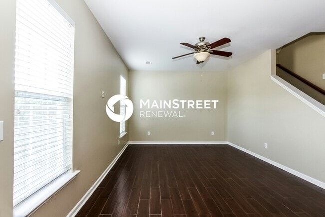 Building Photo - 3 Bedroom Pet-Friendly Home in Charlotte, NC with Main Street Renewal