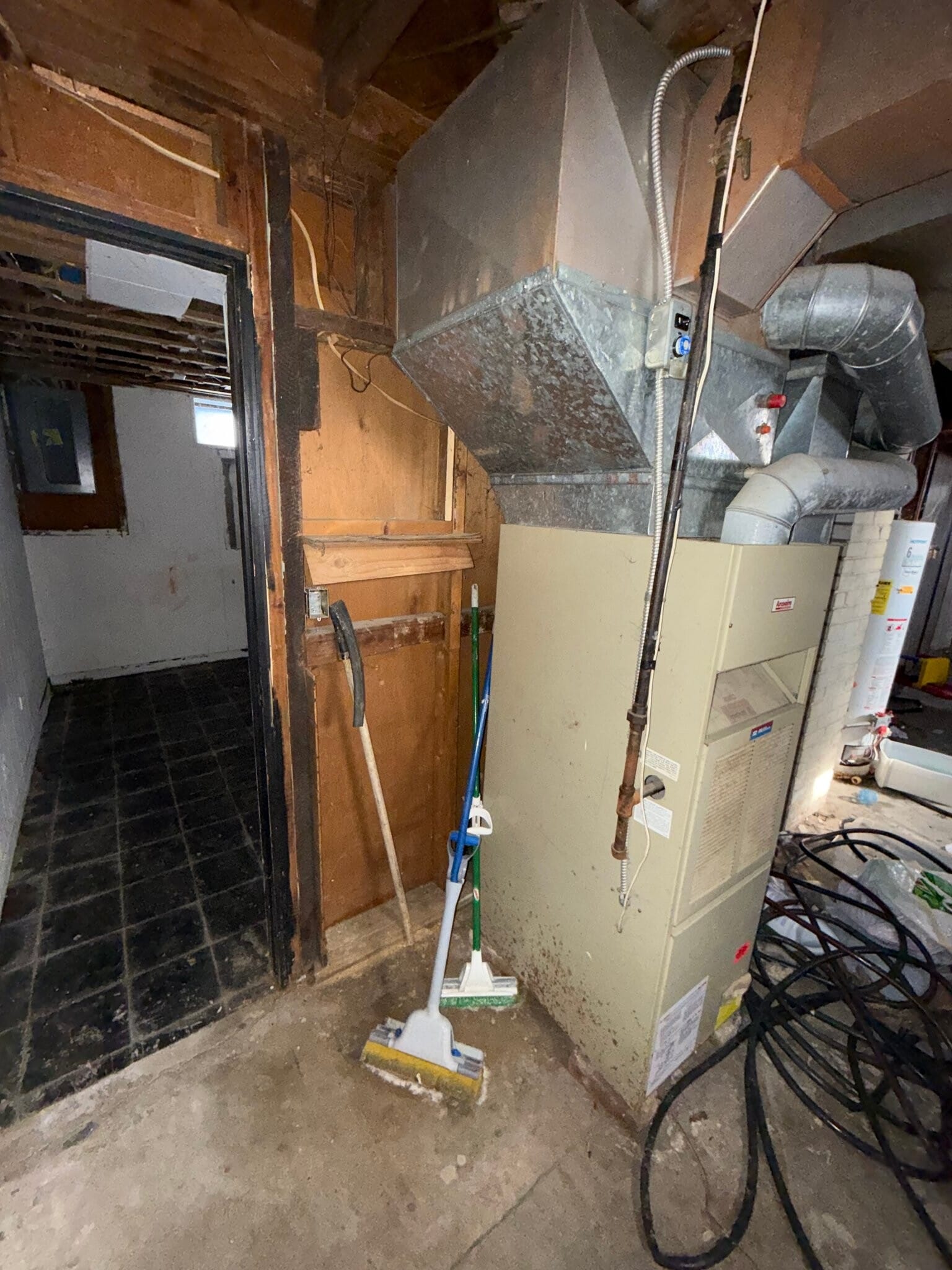 Building Photo - 1309 Barney Ave