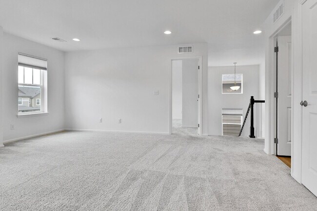 Building Photo - $4,850 - Spacious 5-Bed, 3.5 bath Home wit...