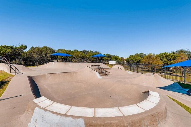 Building Photo - 204 World of Tennis Sq