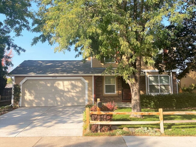 Building Photo - Wonderful 2 Bedroom and Loft on Large Lot and Backs to Open Space!