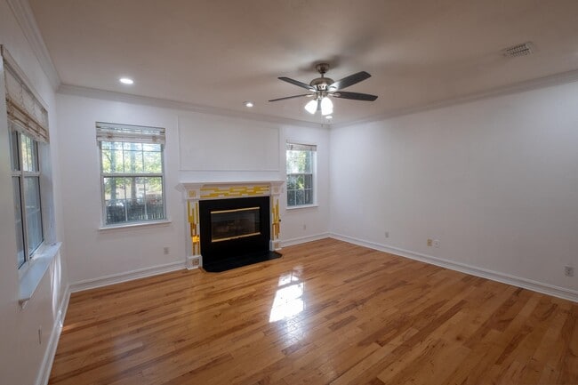 Building Photo - 3510 Gardenview Way