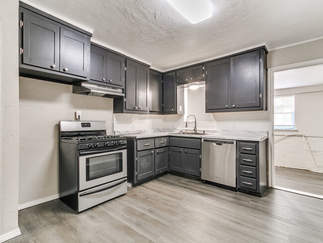 Building Photo - 220 E Jacobs Dr