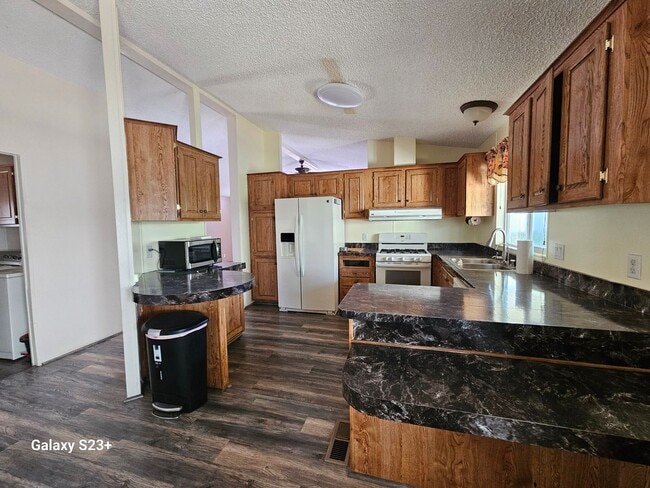 Building Photo - 15300 Palm Dr
