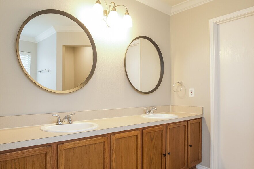 Building Photo - 4521 Napa Valley Dr