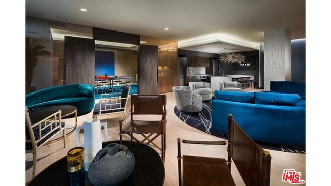 Building Photo - 1050 S Grand Ave