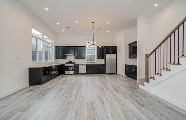 Building Photo - 8930 Spring Knoll Forest Dr