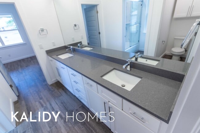 Building Photo - 1679 Kalidy Dr