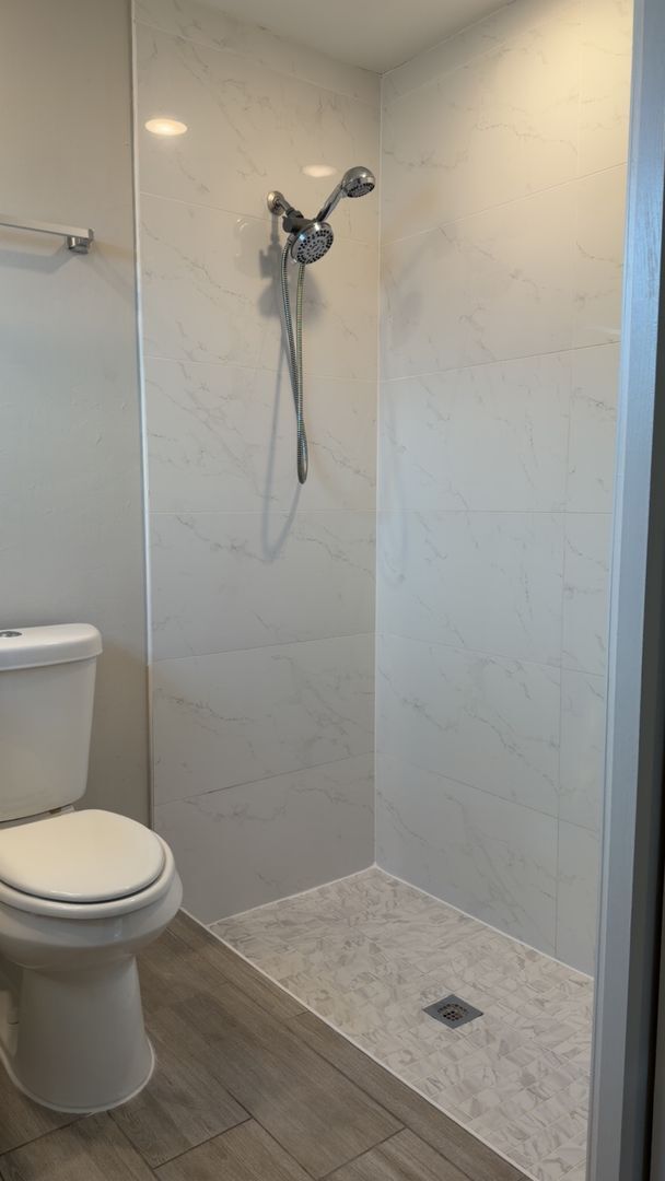 Building Photo - Duplex for rent on freshwater canal