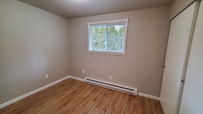 Building Photo - JUST REMODELED!! EVERYTHING BRAND NEW INSIDE THIS 3 BEDROOM, 1 BATH!!