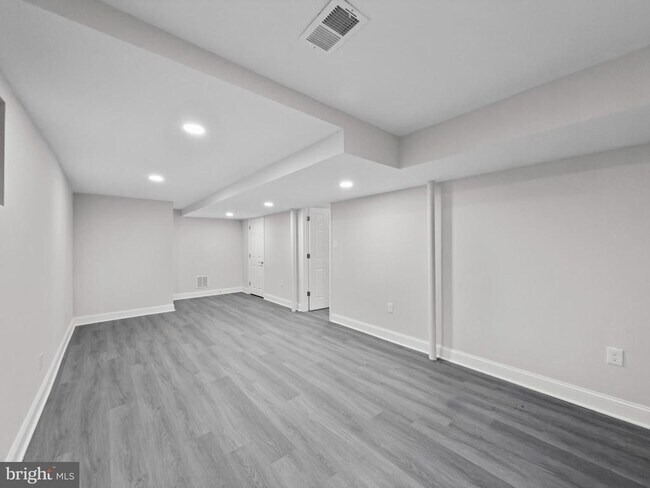 Building Photo - 10034 Chatelaine Cir