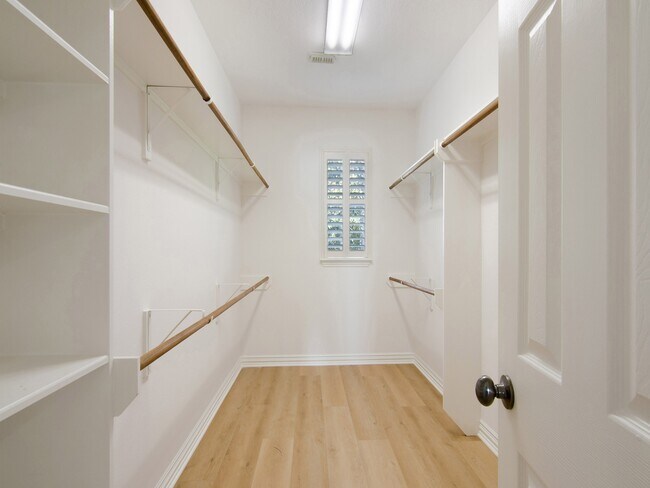 Building Photo - 74 S Scribewood Cir
