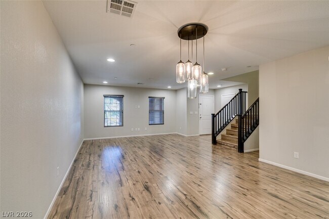 Building Photo - 3009 Camino Sereno Ave