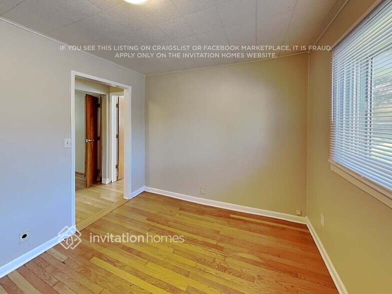 Building Photo - 307 Poplar Ave