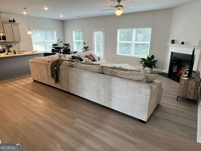 Building Photo - 109 Cedar Wood Trce