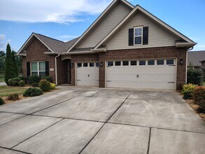 Building Photo - 28563 Paseo Rd