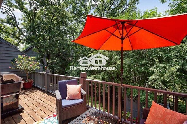 Building Photo - Available 12/1 - Beautiful Minnetonka Town...