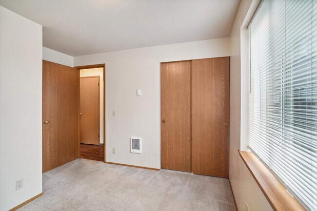 Building Photo - 13411 Meadow Rd