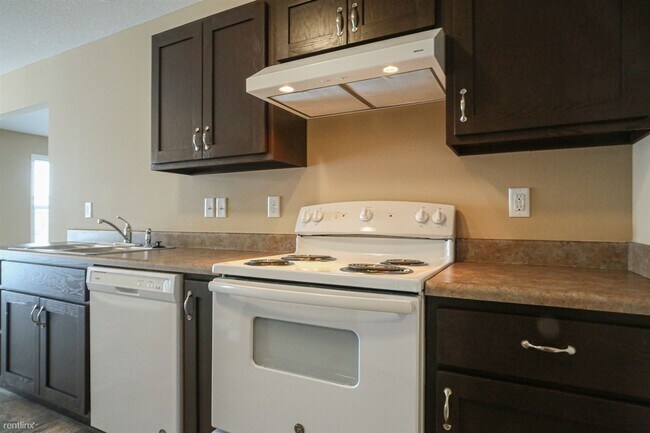 Building Photo - 4 br, 2 bath House - Ravenwood