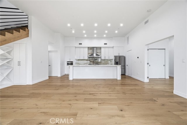 Building Photo - 6565 Pickwick St