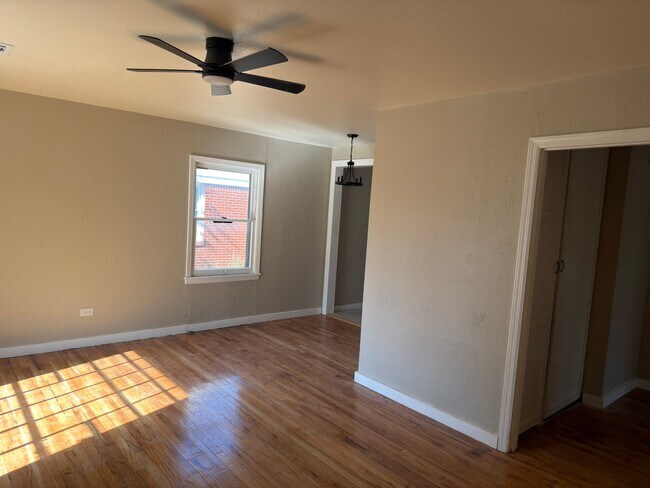 Building Photo - 3623 S Ong St