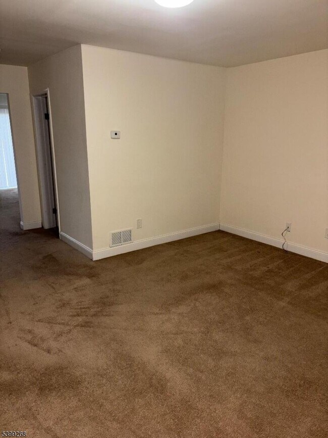 Building Photo - 7 Deer Valley Ln