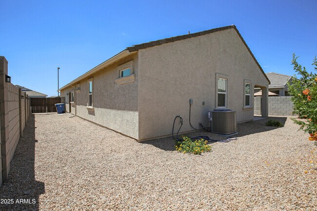 Building Photo - 24380 W Jones Ave