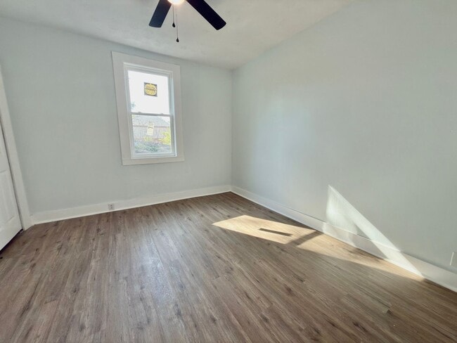 Building Photo - 5912 Elmwood Ave
