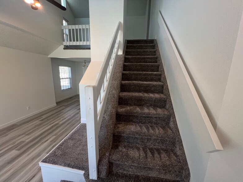 Building Photo - 7872 Brandy Cir