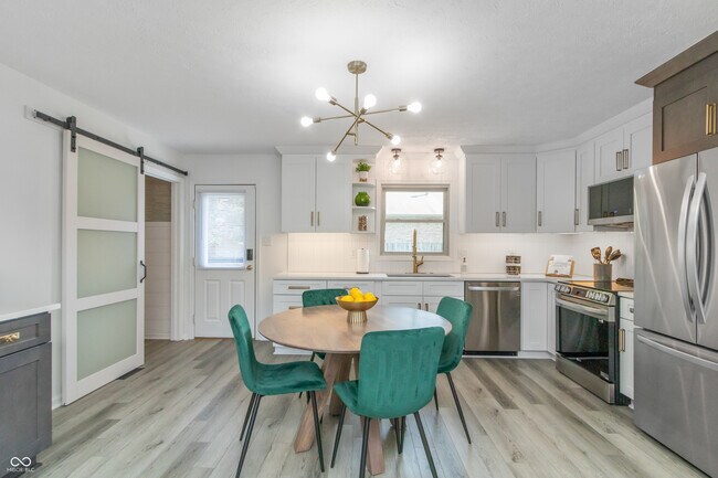 Building Photo - 110 1st St SE