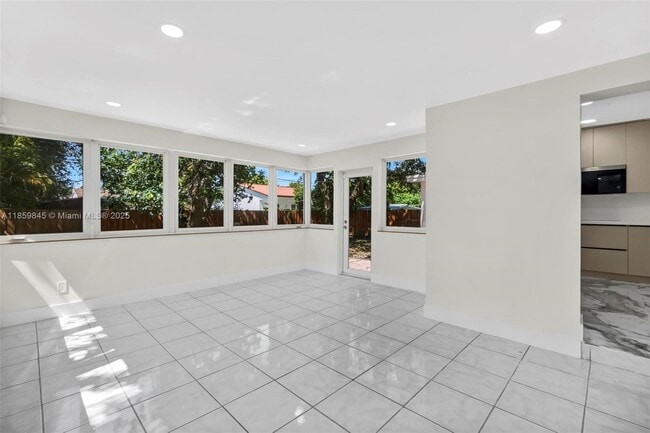 Building Photo - 6437 SW 14th St