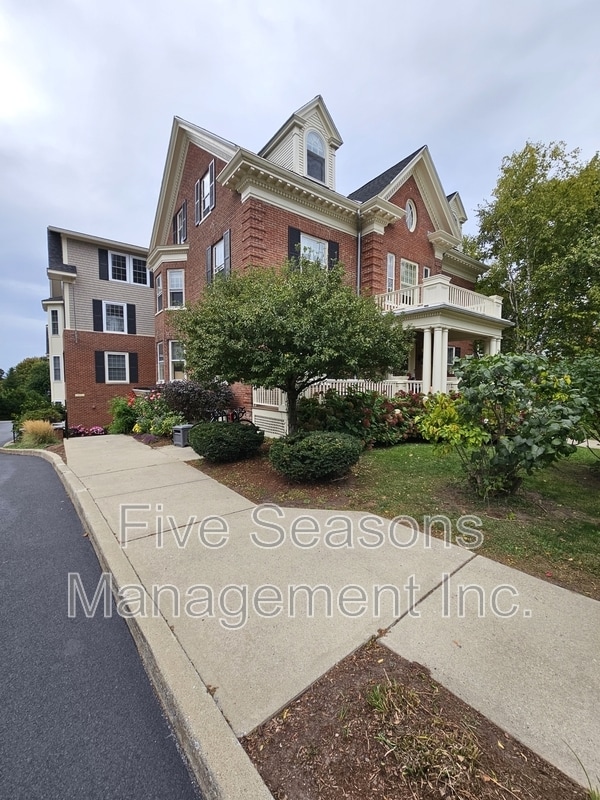Building Photo - 81 S Williams St