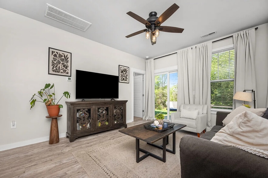 Building Photo - 4204 Aragorn Way
