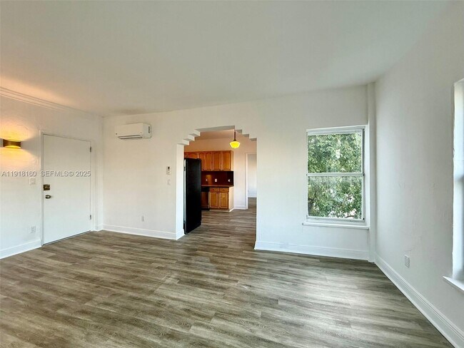 Building Photo - 4035 Meridian Ave