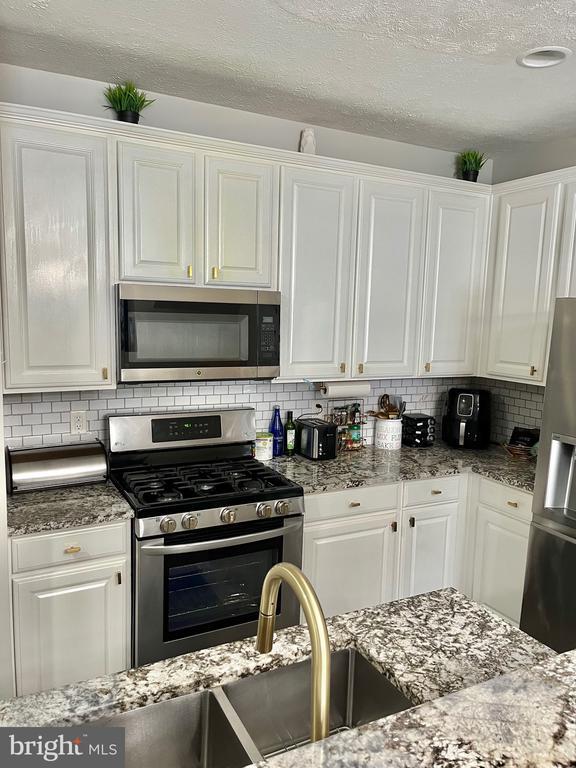 Building Photo - 12310 Rollys Ridge Ave