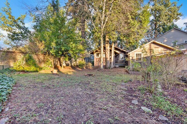 Building Photo - 5343 SE 44th Ave