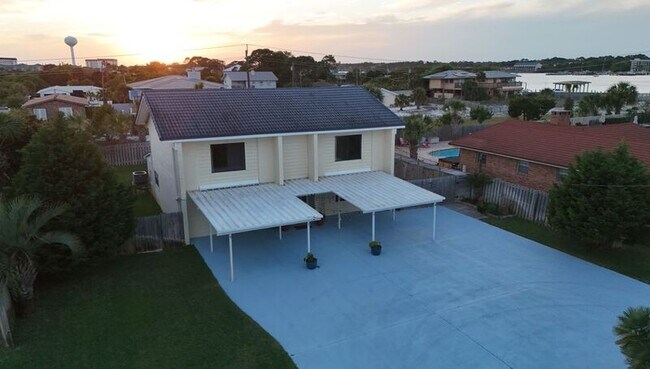 Building Photo - 723 Sailfish Dr