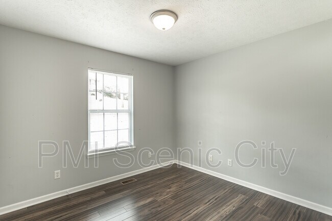 Building Photo - 343 Pine St