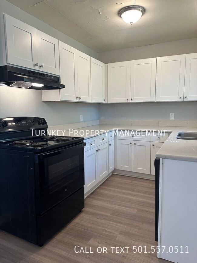 Building Photo - 3300 Lilac St