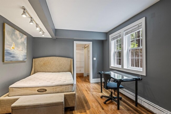 Building Photo - 245 Main St