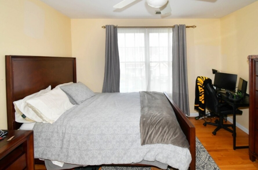 Building Photo - 253 Patriot Hill Dr