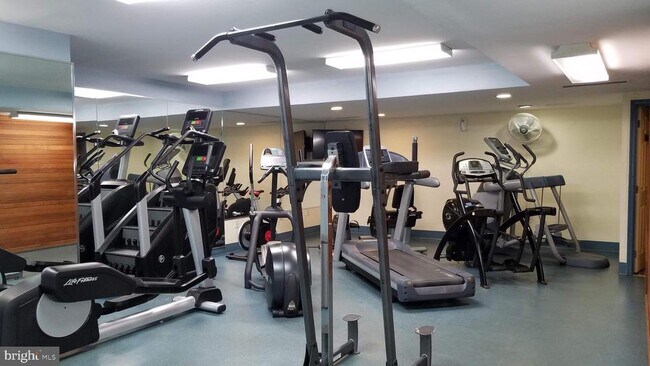 Building Photo - 3705 S George Mason Dr