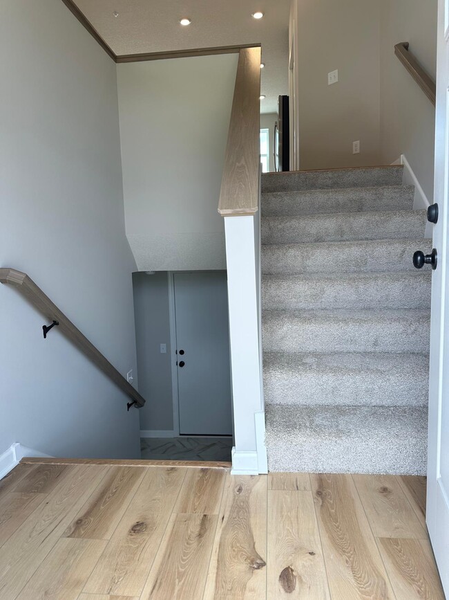Building Photo - 13648 Pine Dr