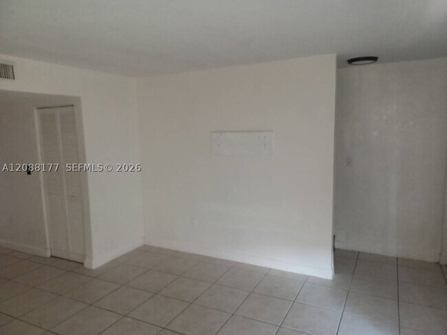 Building Photo - 7170 Fairway Dr