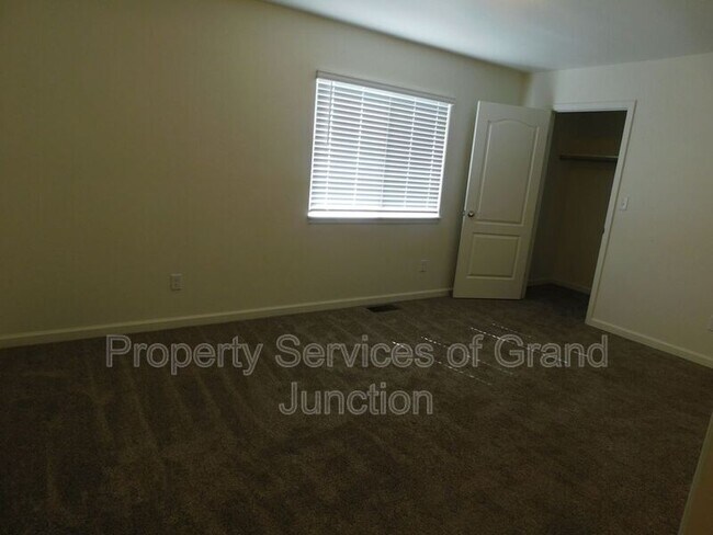 Building Photo - 654 Trinity Way