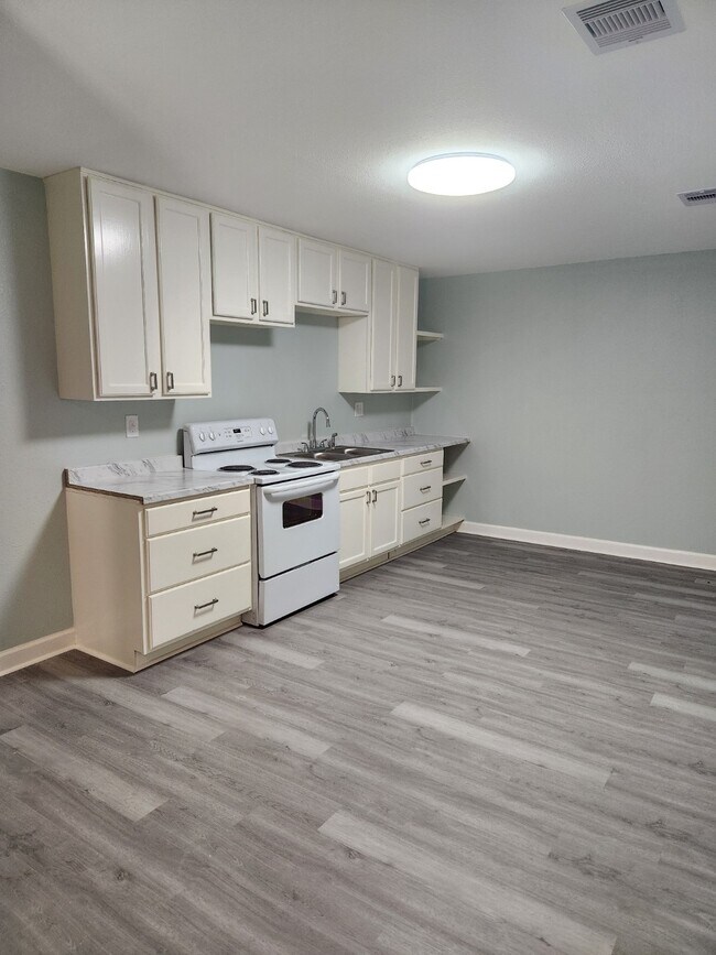 Building Photo - 2538 Jackson