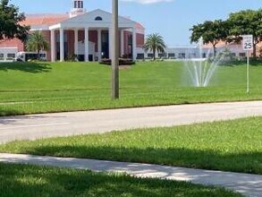 Building Photo - 30 Oakridge C