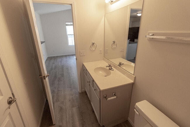 Building Photo - 3310 E St Charles Rd