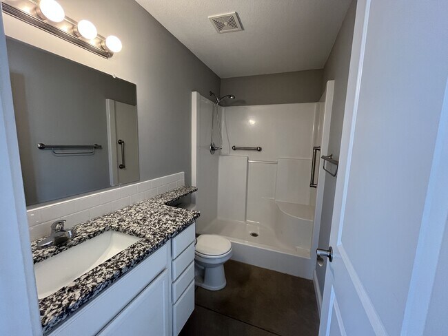 Building Photo - 5326 Hillside136